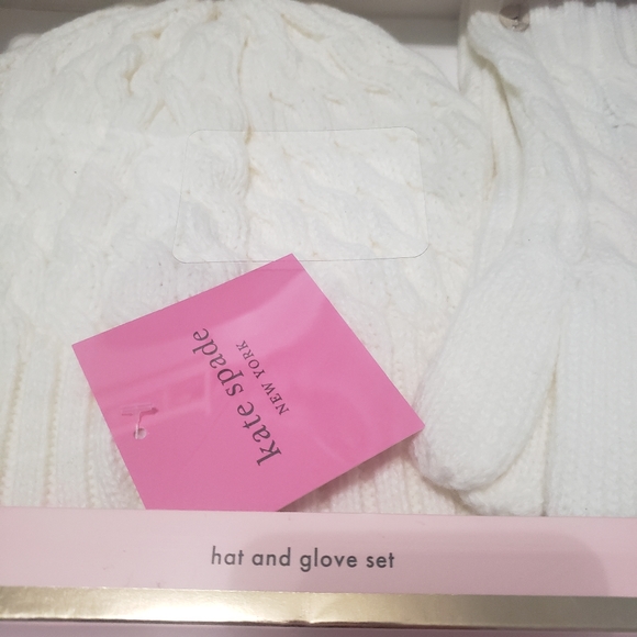 NWT Kate Spade Cableknit Beanie & Glove Set - Picture 7 of 8